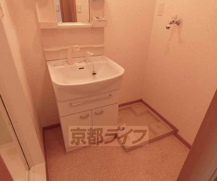 京都府京都市南区上鳥羽馬廻町の賃貸マンションの内装