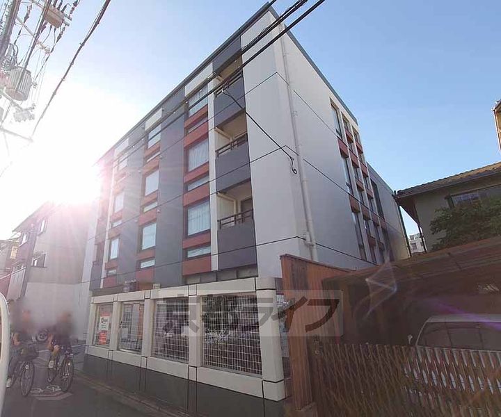 京都府京都市右京区西院坤町の賃貸マンションの外観