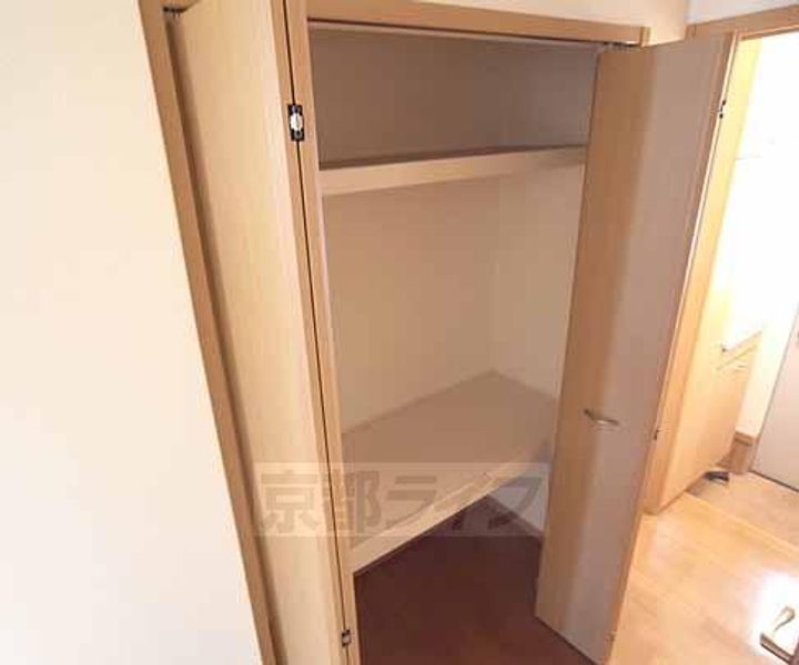 京都府京都市右京区梅ケ畑向ノ地町の賃貸アパートの内装