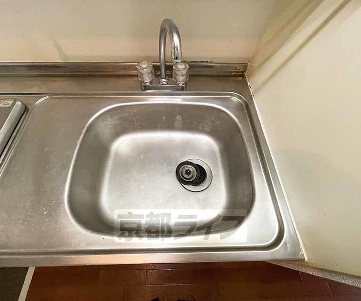 嵯峨野レジデンス106のキッチン