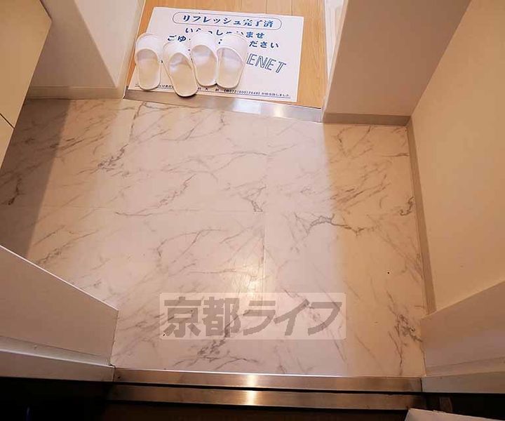 KDXレジデンス西大路の玄関