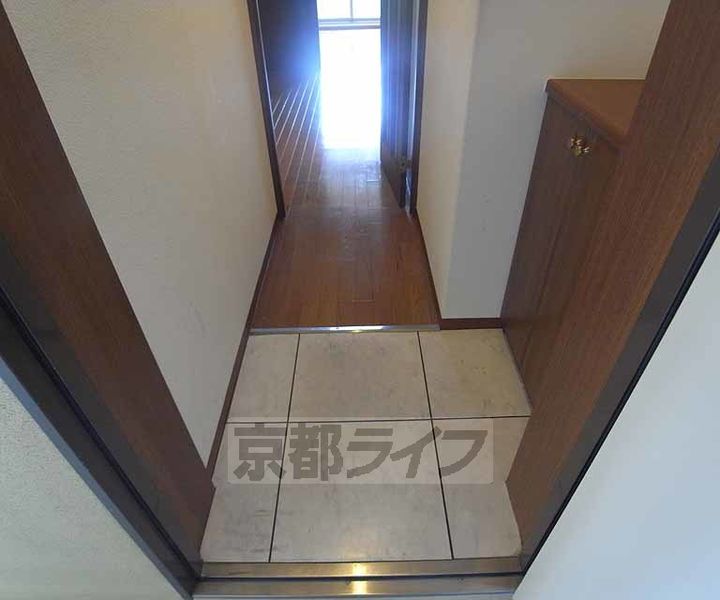 京都府京都市右京区西京極橋詰町の賃貸マンションの玄関
