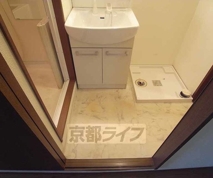 京都府京都市右京区西京極橋詰町の賃貸マンションの内装