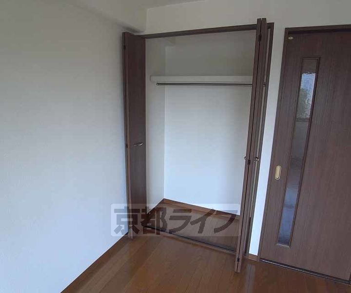 京都府京都市右京区西京極橋詰町の賃貸マンションの内装