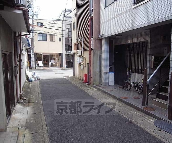 京都府京都市右京区太秦帷子ケ辻町の賃貸マンションの周辺