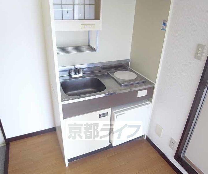 京都府京都市右京区太秦帷子ケ辻町の賃貸マンションのキッチン