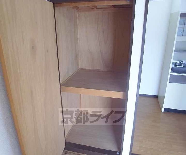 京都府京都市右京区太秦帷子ケ辻町の賃貸マンションの内装