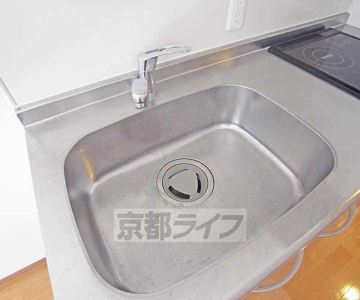 京都府京都市右京区太秦下刑部町の賃貸マンションのキッチン