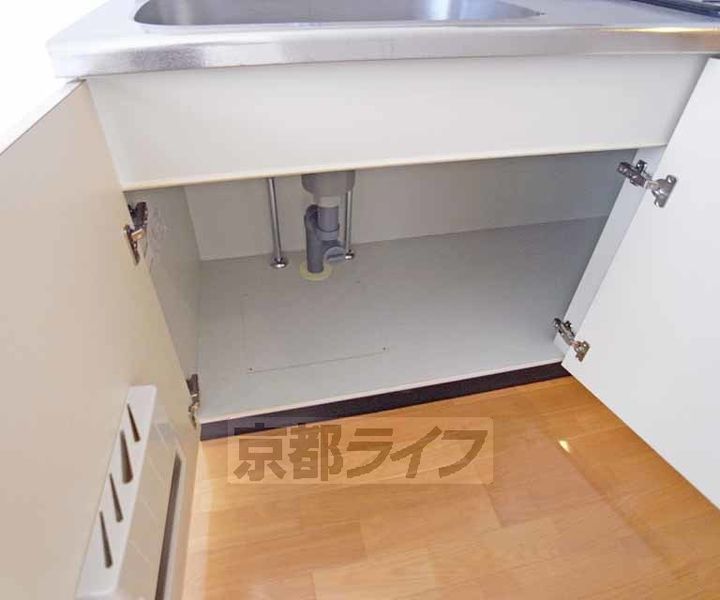 京都府京都市右京区太秦下刑部町の賃貸マンションのキッチン