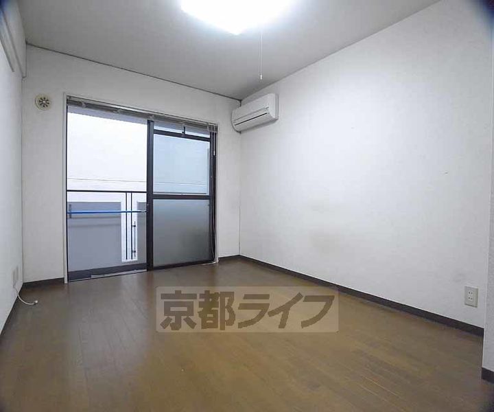 京都府京都市中京区福屋町の賃貸マンションの居間