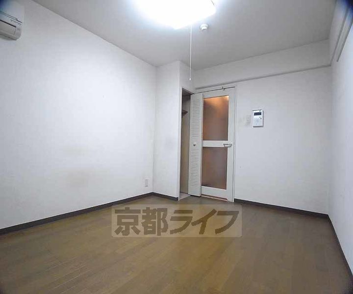 京都府京都市中京区福屋町の賃貸マンションの居間