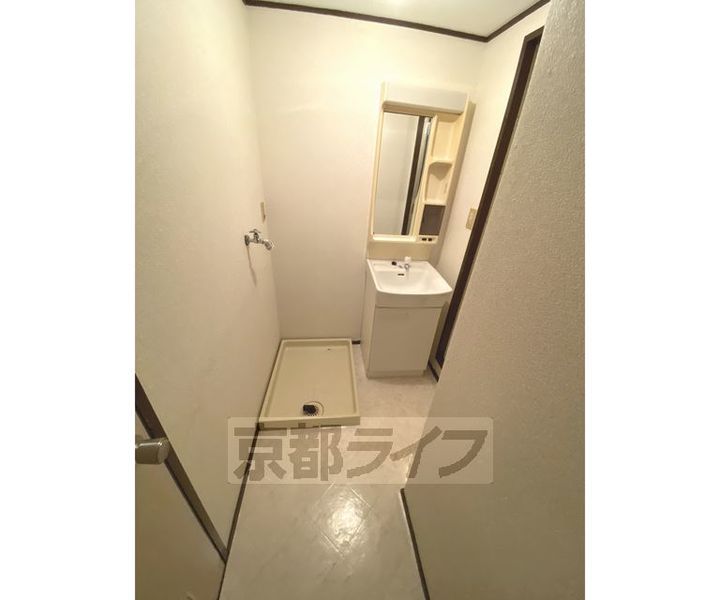 京都府京都市北区西賀茂柿ノ木町の賃貸マンションの内装