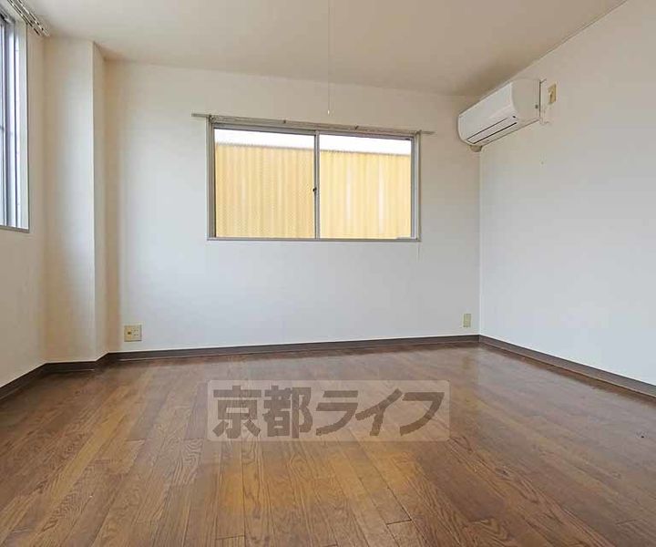 ヴィラ天神207の居間