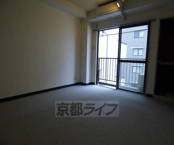 サン・ウェルス302の居間