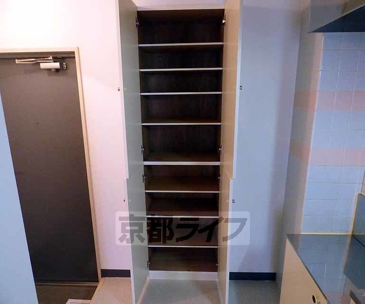 サン・ウェルス302の玄関