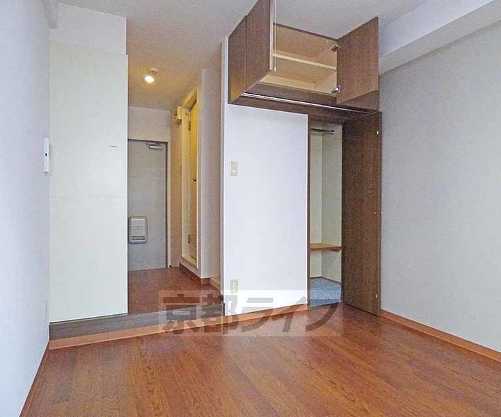京都府京都市下京区新町通四条下ル四条町の賃貸マンションの居間