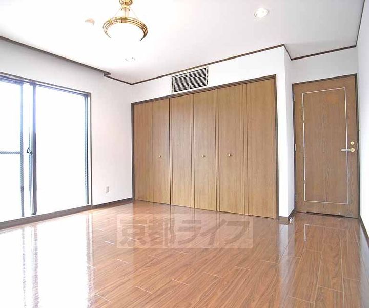 ドムス鴨川の居間