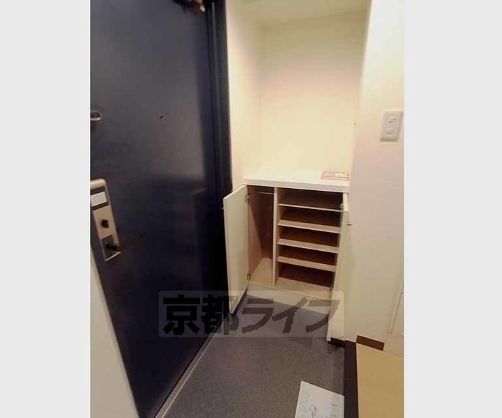 京都府京都市中京区壬生坊城町の賃貸マンションの玄関