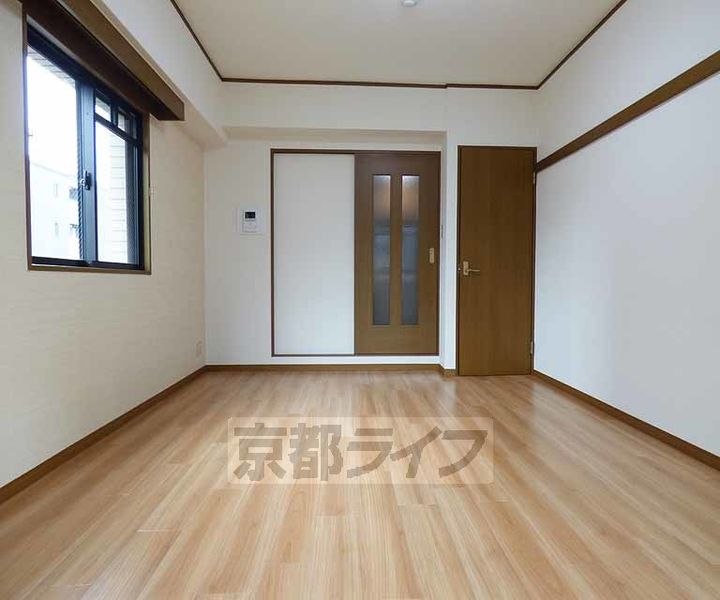 ラフィーネ四条堀川1005の居間