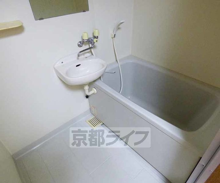 京都府京都市下京区堀川通四条下ル四条堀川町の賃貸マンションの風呂