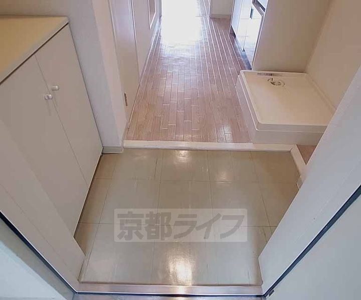 京都府京都市中京区三坊堀川町の賃貸マンションの玄関