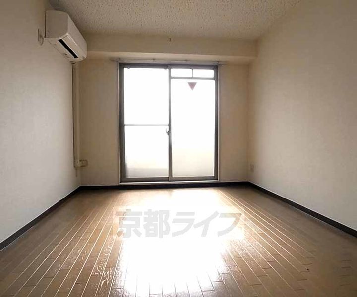 メゾン・ド・エクレールの居間