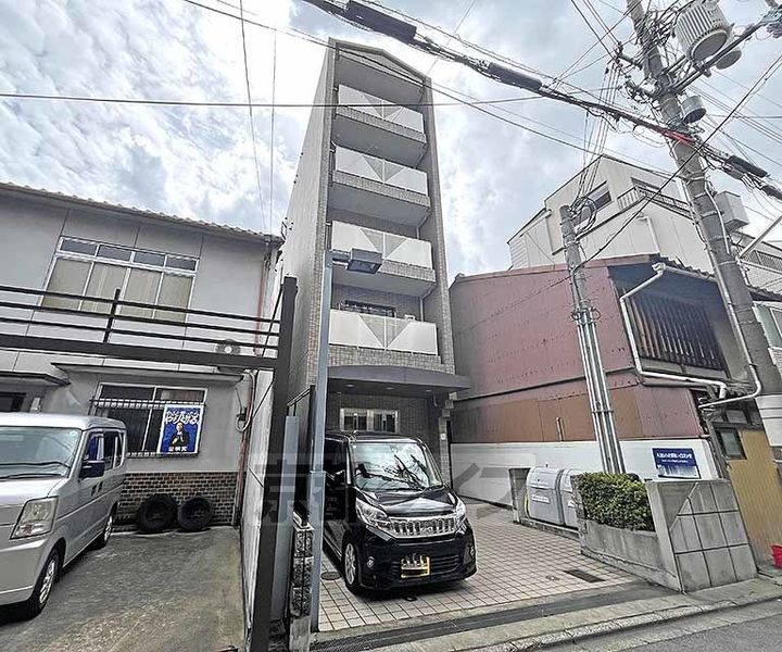 アブレスト四条大宮501の外観