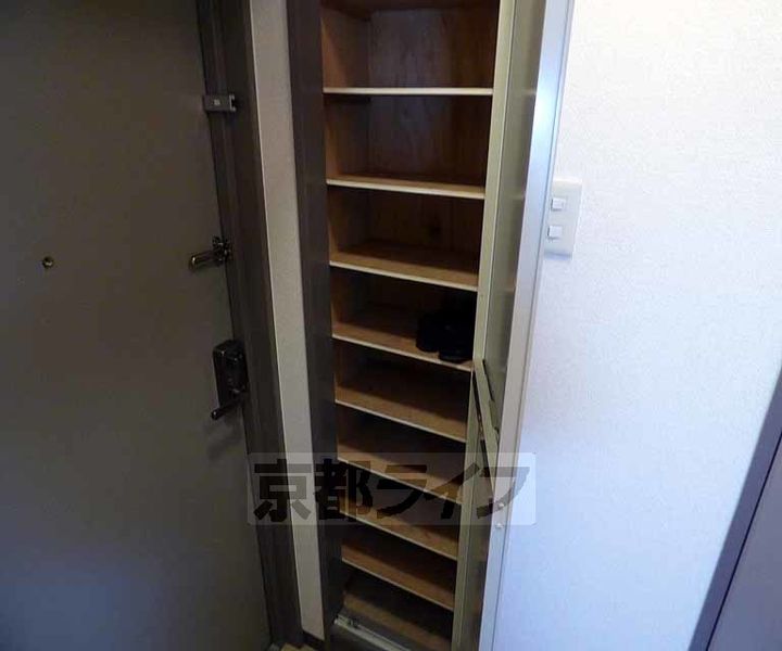 京都府京都市中京区柊町の賃貸マンションの内装