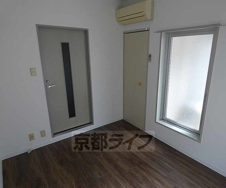 京都府京都市中京区西洞院通姉小路下ル姉西洞院町の賃貸マンションの居間