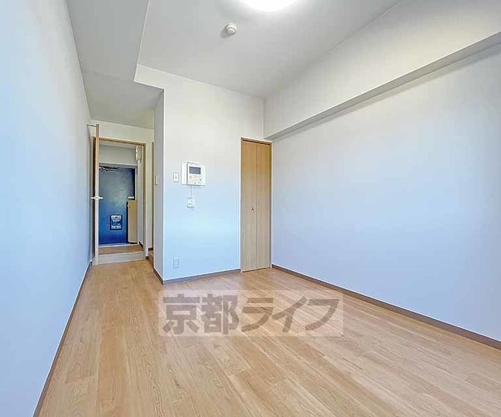 京都府京都市下京区順風町の賃貸マンションの居間