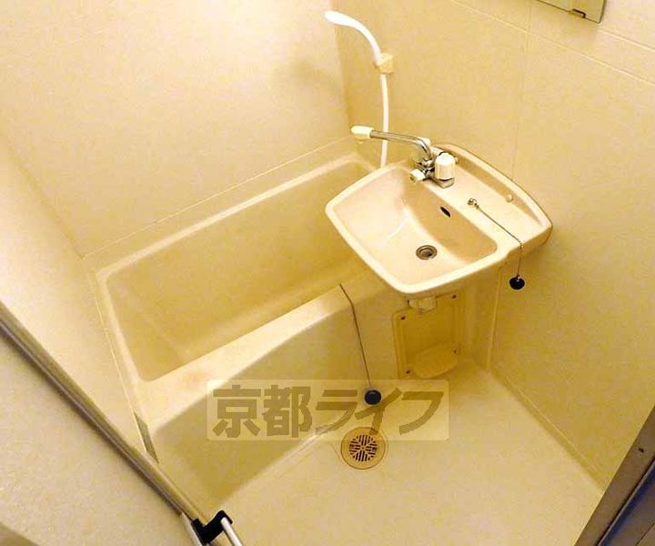 プールトゥジュール中はし302の風呂
