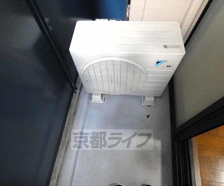 プールトゥジュール中はし302の内装
