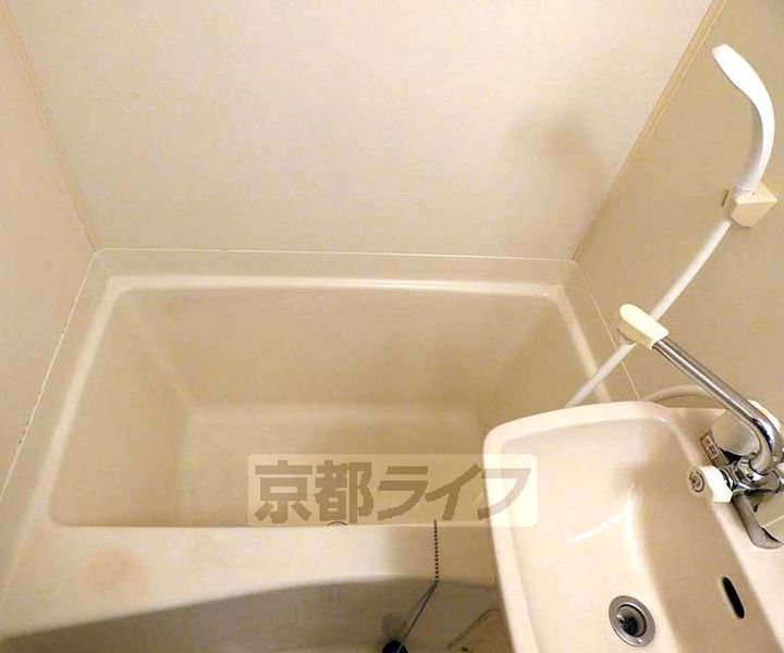 プールトゥジュール中はし302の風呂