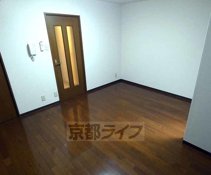 プールトゥジュール中はし302の居間