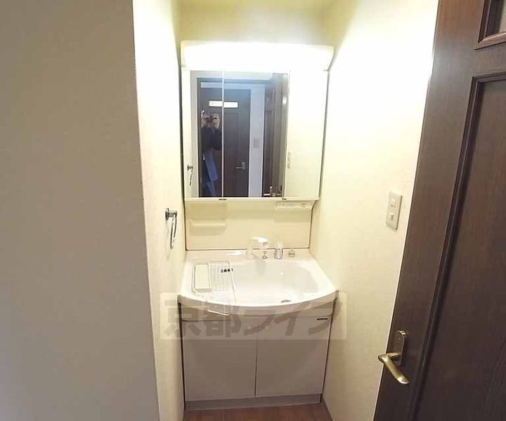 京都府京都市下京区西洞院通綾小路下ル綾西洞院町の賃貸マンションの内装
