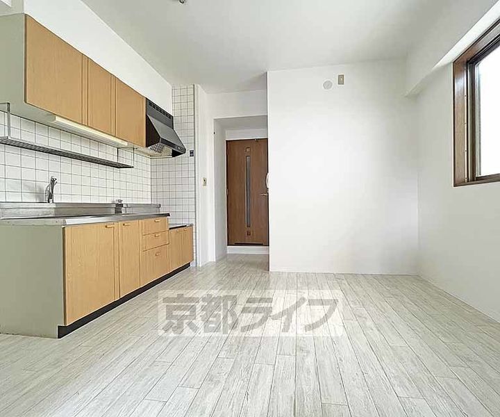 プラネシア星の子四条西洞院201の居間