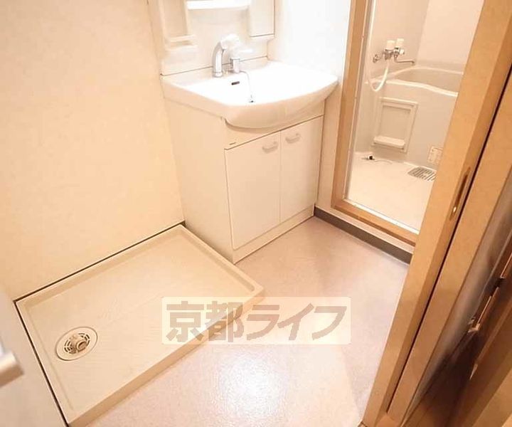 京都府京都市中京区占出山町の賃貸マンションの内装