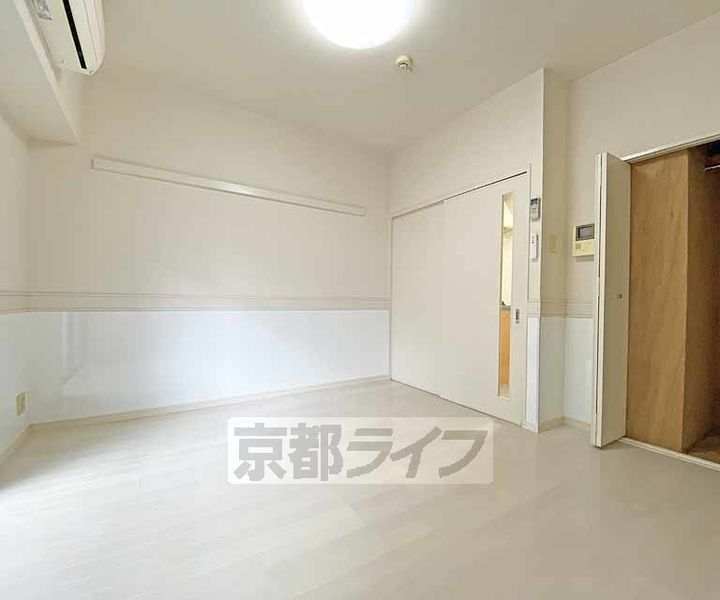 京都府京都市下京区妙満寺町の賃貸マンションの居間