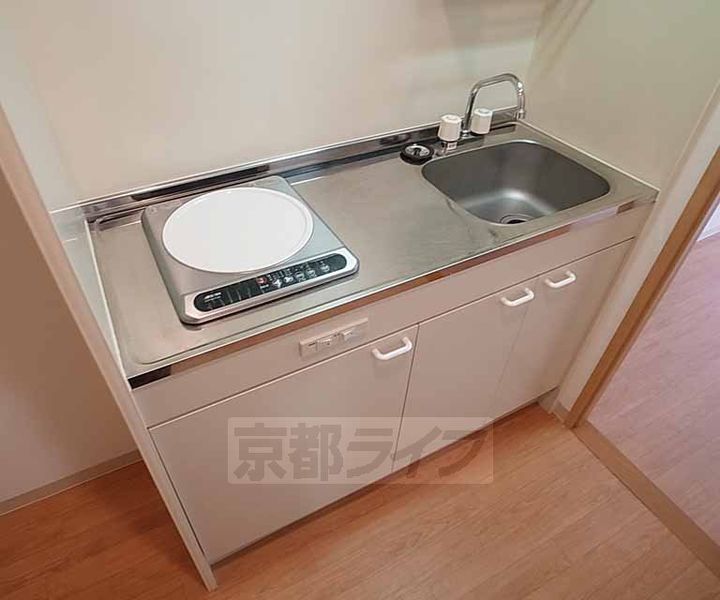 Six Bijoux 堺町六角305のキッチン