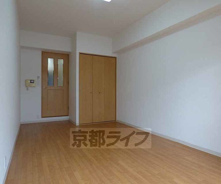 Six Bijoux 堺町六角305の居間