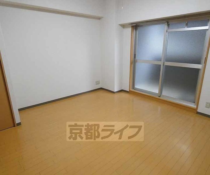 京都府京都市中京区烏帽子屋町の賃貸マンションの居間