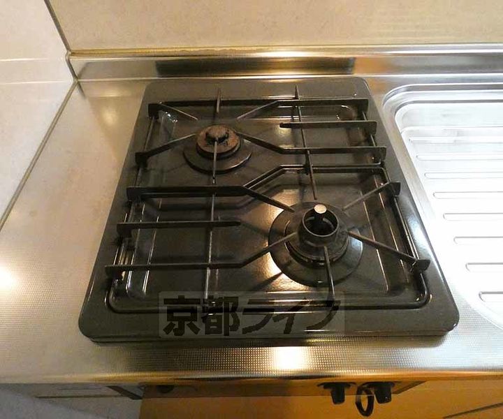 京都府京都市中京区烏帽子屋町の賃貸マンションのキッチン