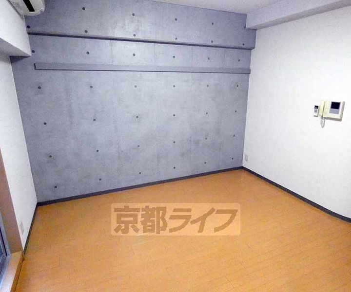 京都府京都市中京区烏帽子屋町の賃貸マンションの居間