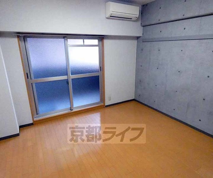 京都府京都市中京区烏帽子屋町の賃貸マンションの居間