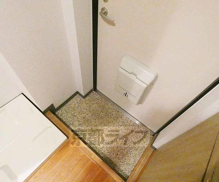 京都府京都市中京区壬生御所ノ内町の賃貸マンションの玄関