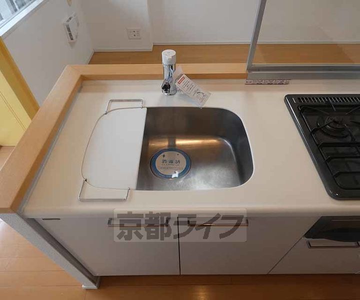 京都府京都市北区小山西上総町の賃貸マンションのキッチン