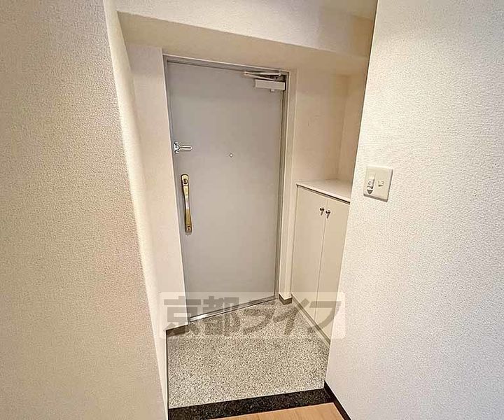 京都府京都市中京区観音堂町の賃貸マンションの玄関