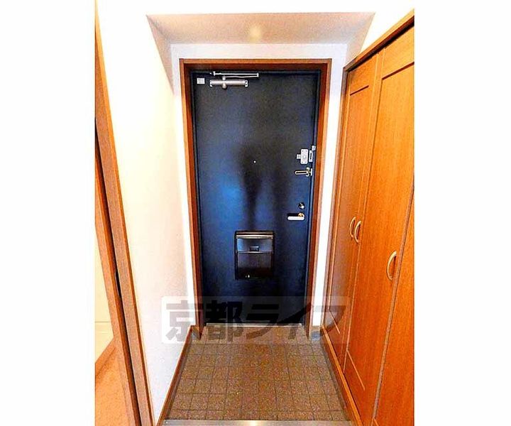 「ミルウィンドウ」の玄関