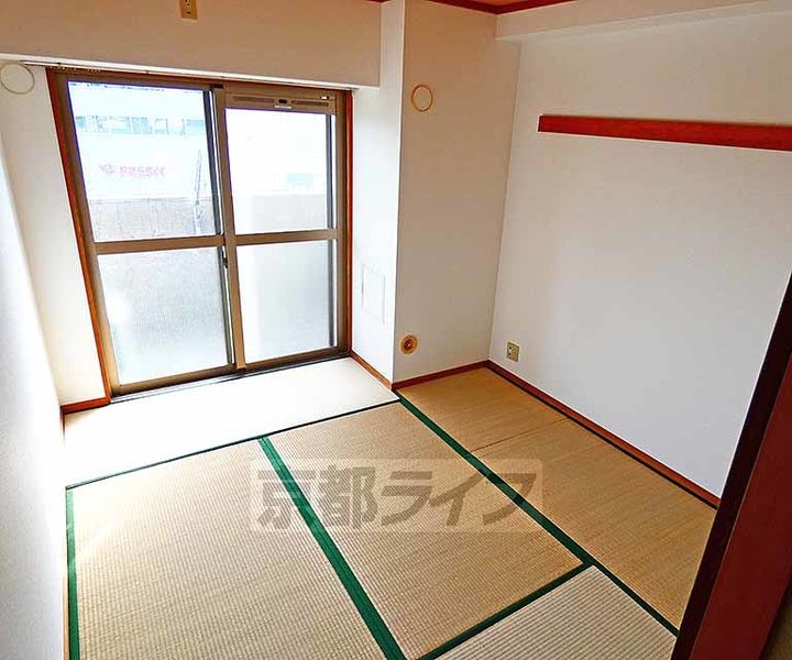 「ミルウィンドウ」の居間