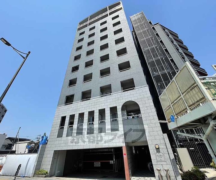 京都府京都市下京区五条通堀川西入柿本町の賃貸マンションの外観
